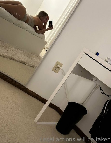 livelovelee model erotic image