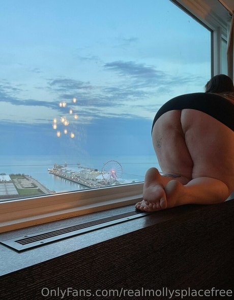 realmollysplacefree star art pic