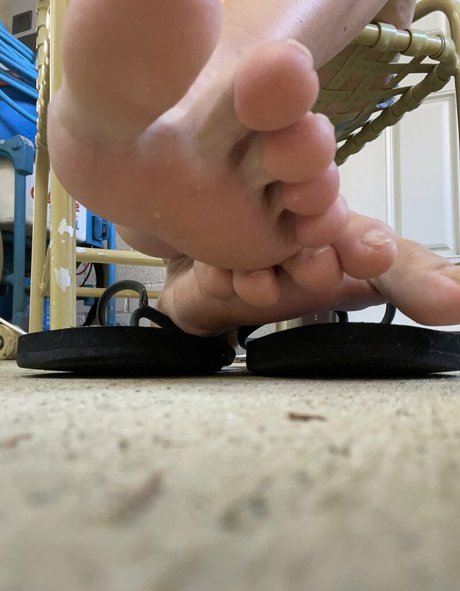 thebarefootcutie nude star image