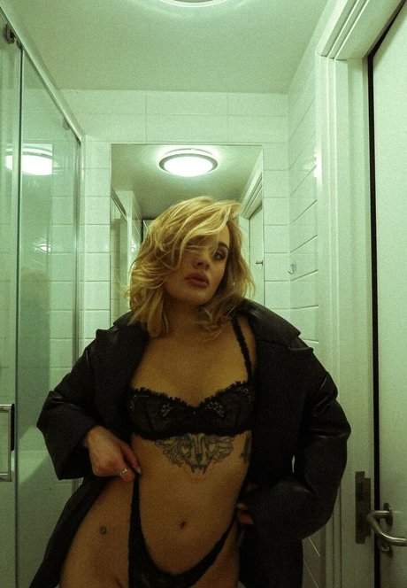 Polinarss star pornographic pictures