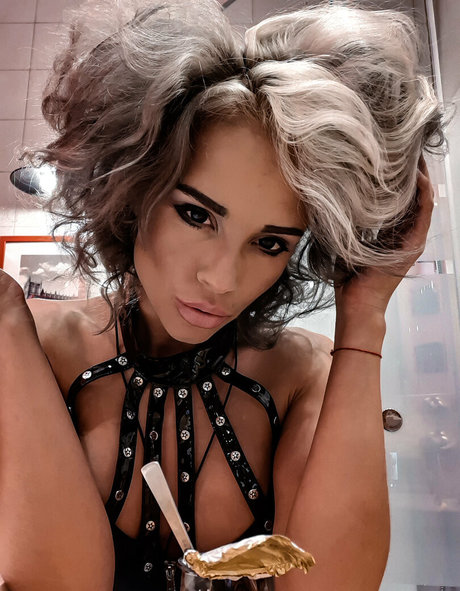 juleeya 69 model photos