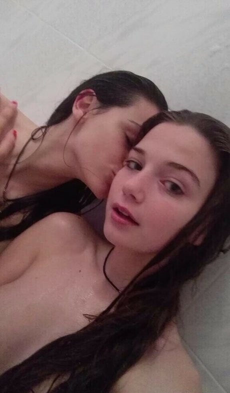 abrunamagalhaes sexy actress images