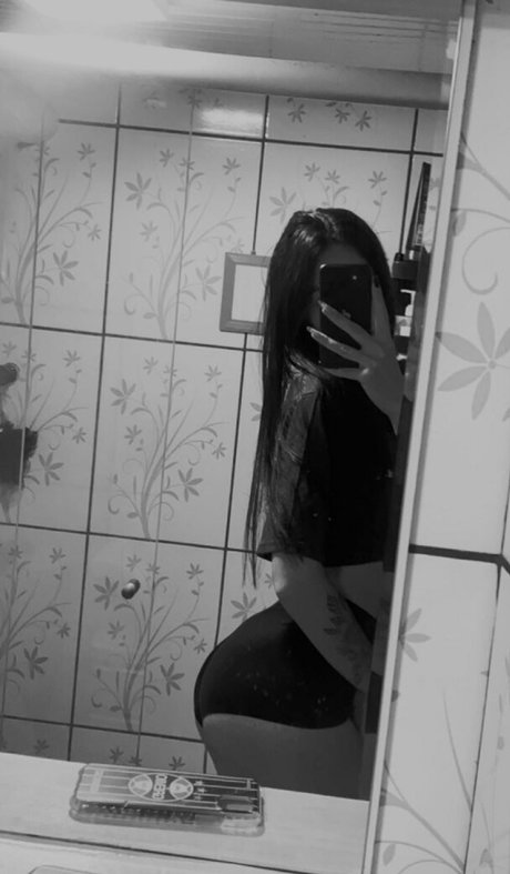 oliveiiranatt exclusive model picture