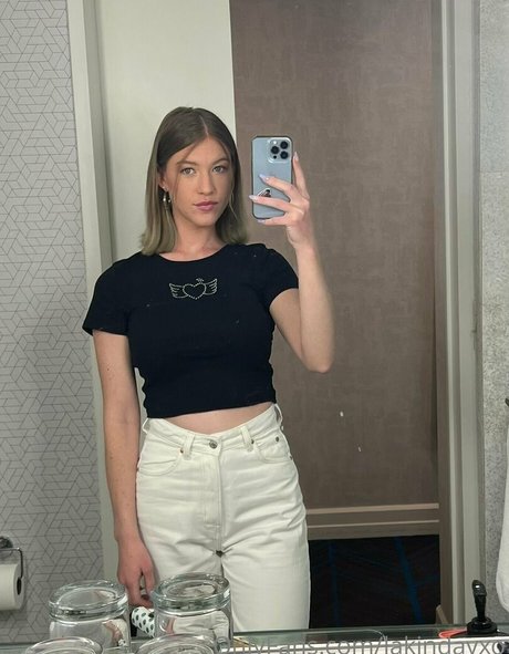 LakinDayXO pornographic model img