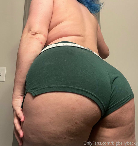 curvybecky Profile pic