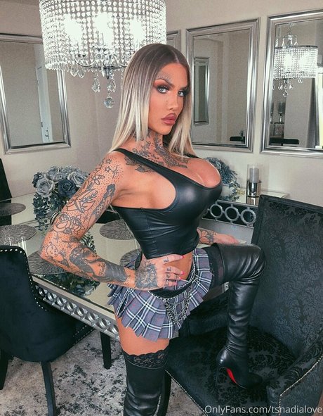 tsnadialove perfect model image