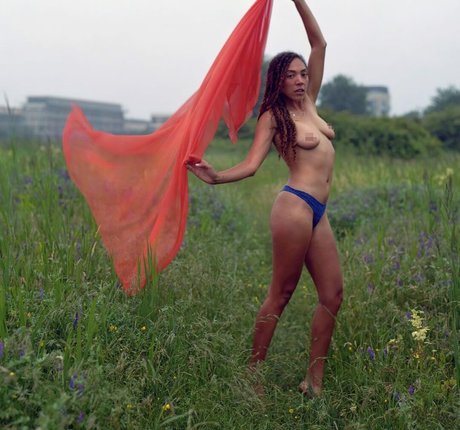 Miquita Oliver sexy star archive