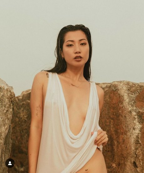 Yourleo s art model img