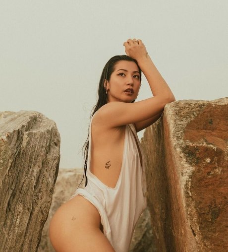 Yourleo s hd pornstar picture