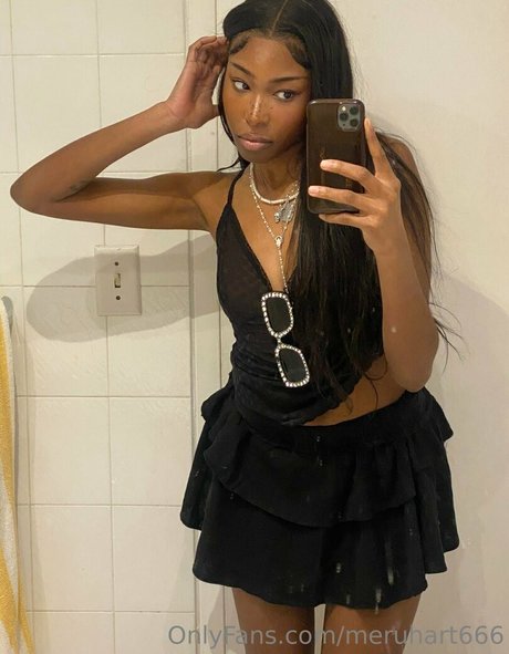 meruhart666 nude model photo