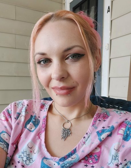 wyldestardust erotic model image