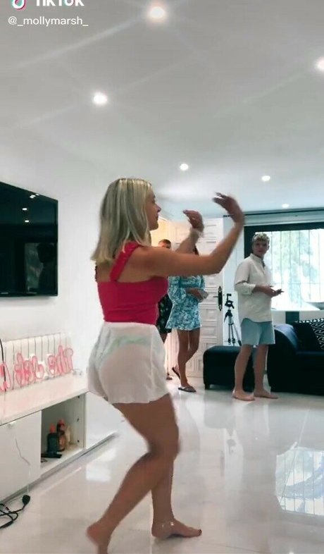 Molly Marsh pretty pornstar images