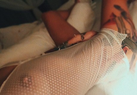 Aiza Dolmatova sexy star images