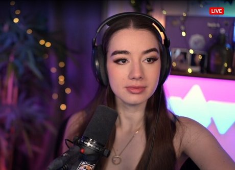 muscular onlyfans beautiful naked pictures