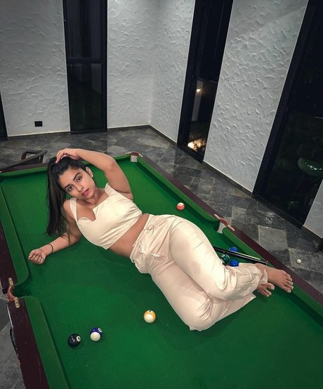 Suhana Khan art actress gallery