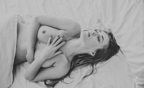 Adela Patrascan model hd pic