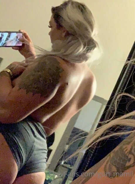 shemale deepthroat onlyfans free nude photos