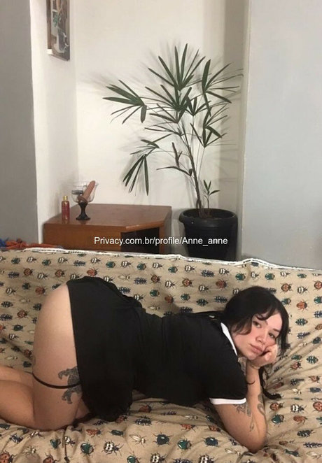 Anne Noeme pretty model pics