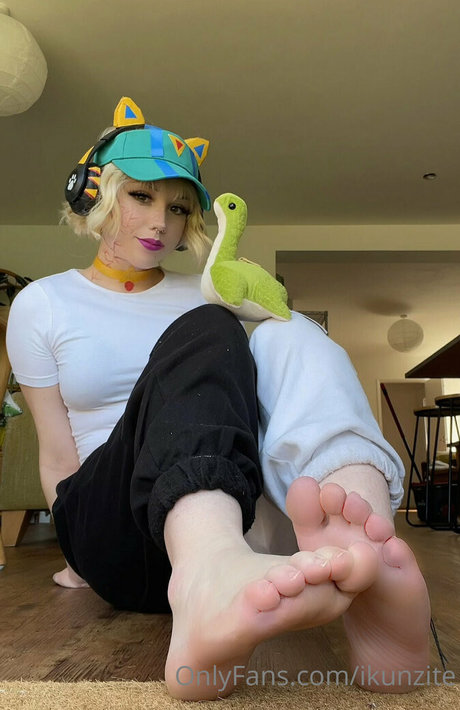 ikunzite porn star galleries