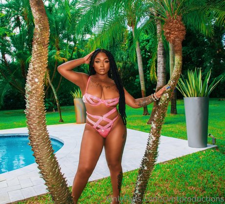 cvntproductions model nude pictures