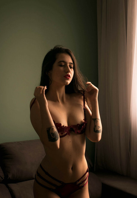 anitasaltiel nudes model pictures