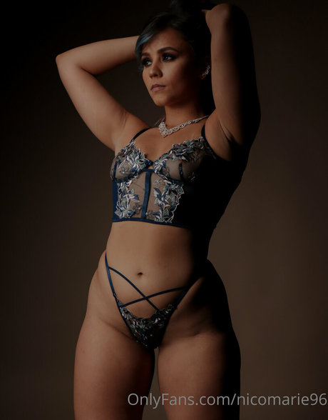 nicomarie96 adult star galleries