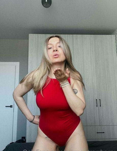 your paradisse nice model pic