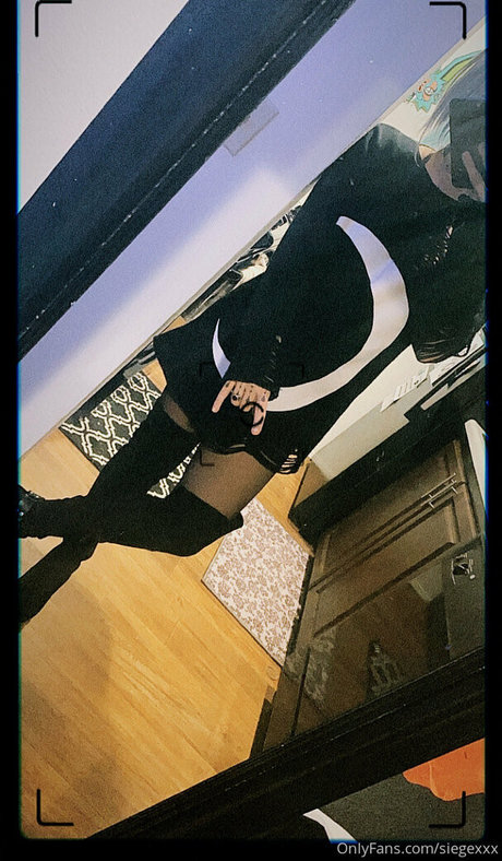 undersiegexo erotic star pic