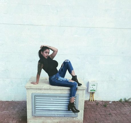 May Bakshi best actress pictures