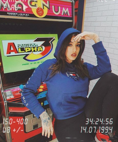 May Bakshi exclusive actress picture