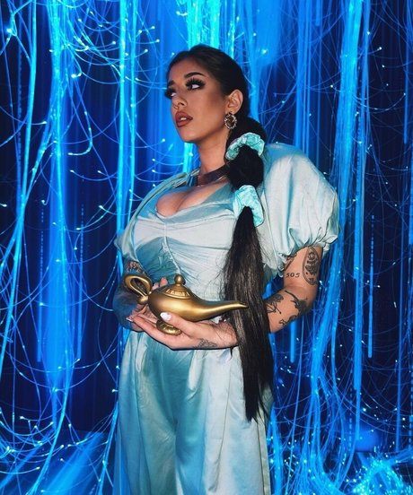 May Bakshi star hd galleries