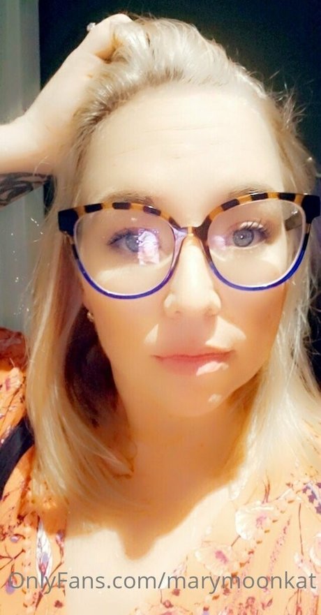 marymeadows model picture