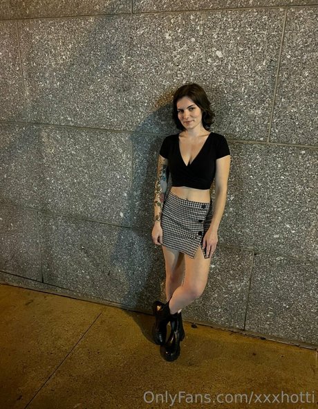 xxxhotti nudes model img