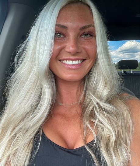 Jordan Elizabeth Profile pic