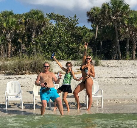 Jordan Elizabeth pornographic actress gallery