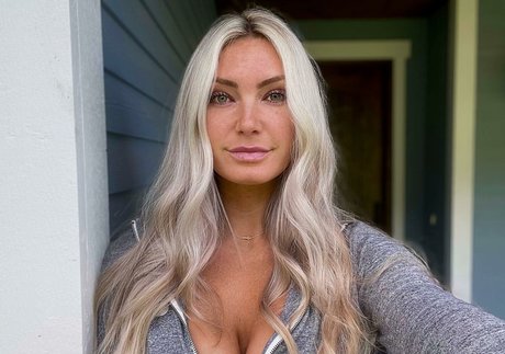 Jordan Elizabeth star hot pics