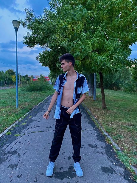 dacian pretty actress images