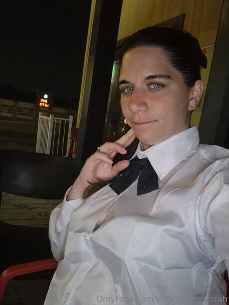 Princesse Namrah star sexy pics