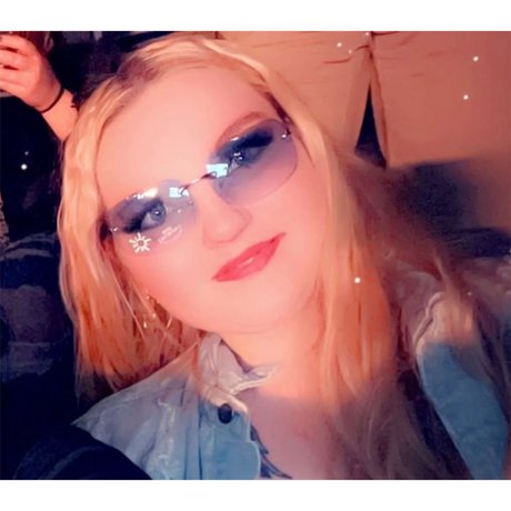 Elle noelle model best pic