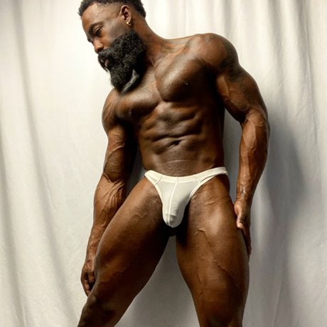 Proadonis model art gallery