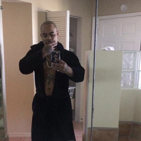 Demon Dick Domino model nude images