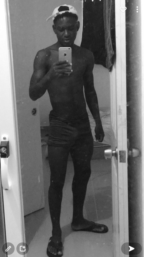 Yaquel alvarece sexy star image