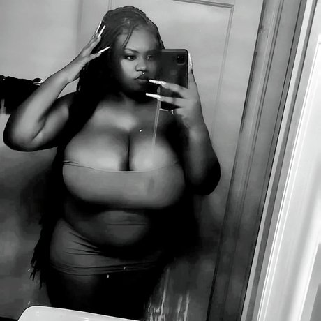 S C A R_ model free photo