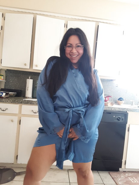 Chrystal Cruz model pretty galleries