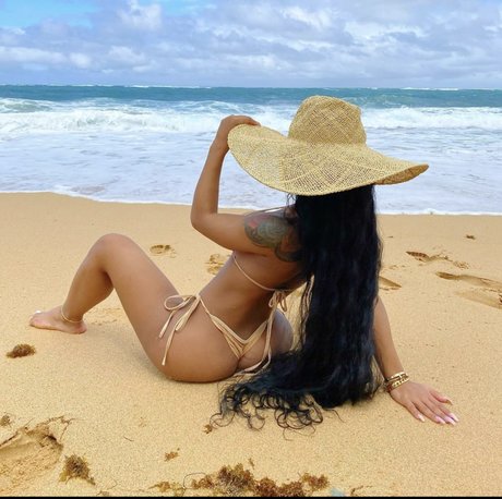 Baddassbella pretty star pic