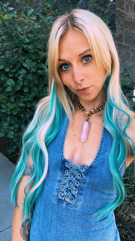 Mila Slushie nice star pics