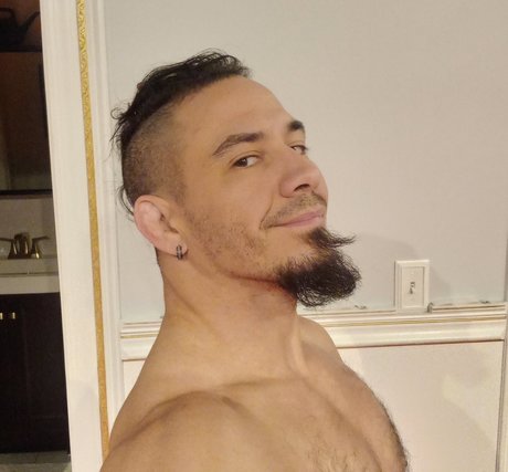 DiabloWrestler sexy actress pics