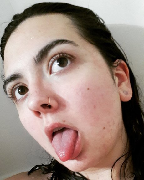 T C W porn model archive