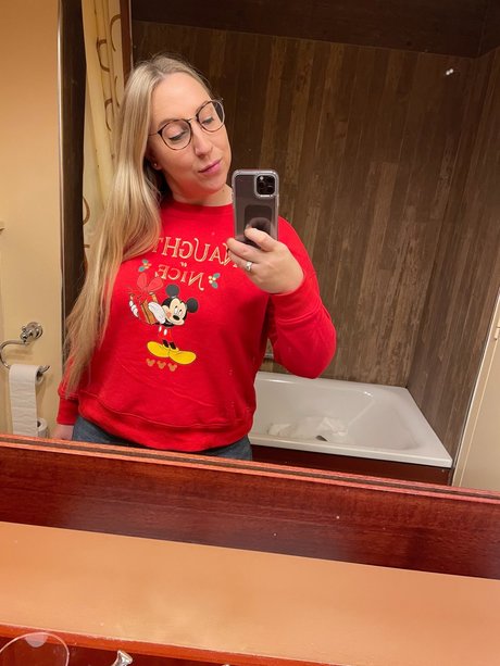 Queen twinkle toes_ star adult pic