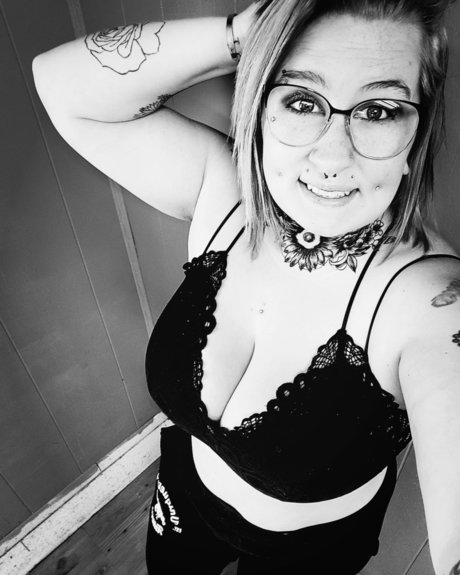 Queen Kay star pornographic image